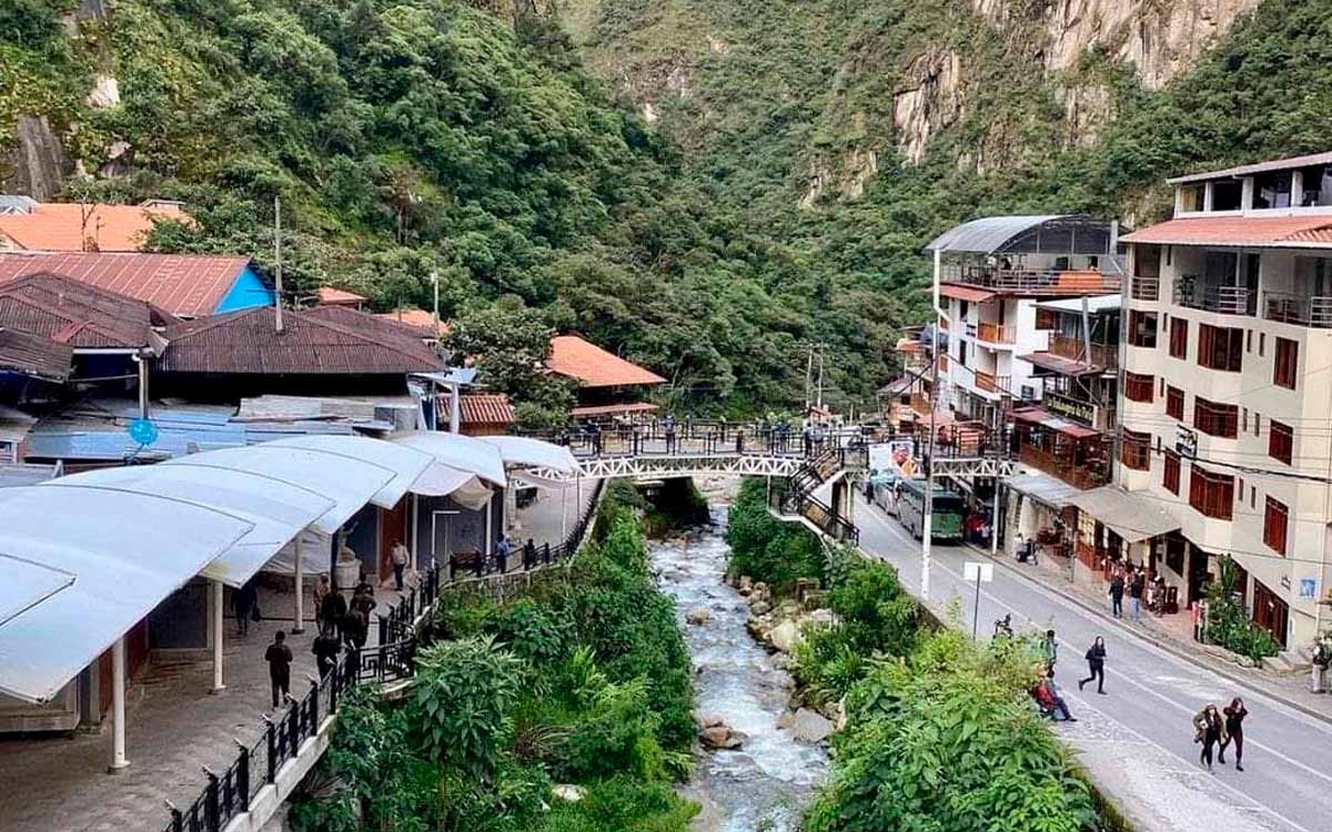 Aguas Calientes town