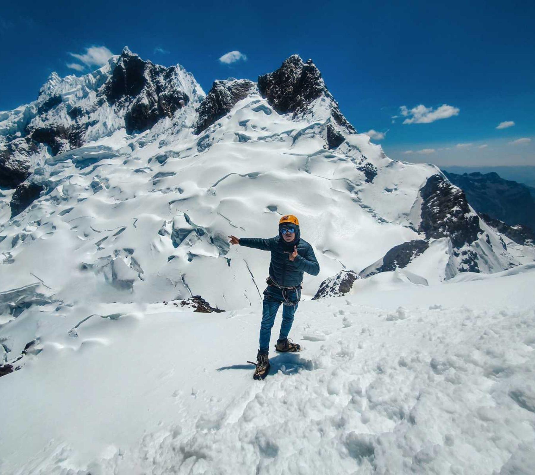 Climbing Mateo Mountain