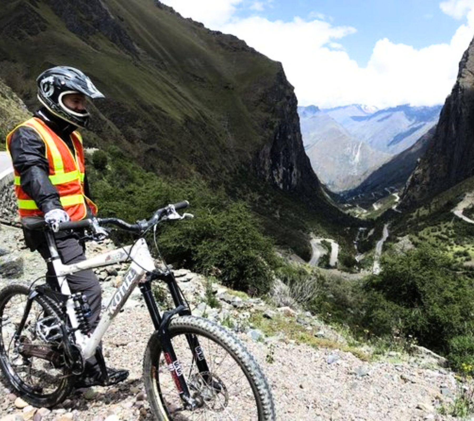 Cycling down the Malaga Pass