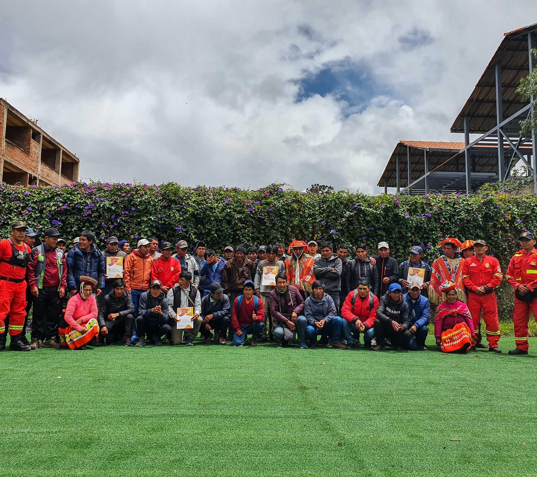 Machu PicchuT Trekking Crew 
