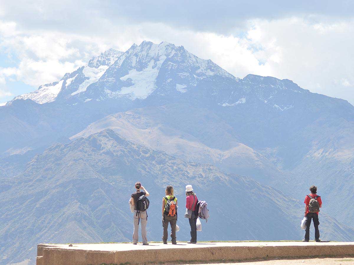 Machu PicchuT Trips & Trekking 2025