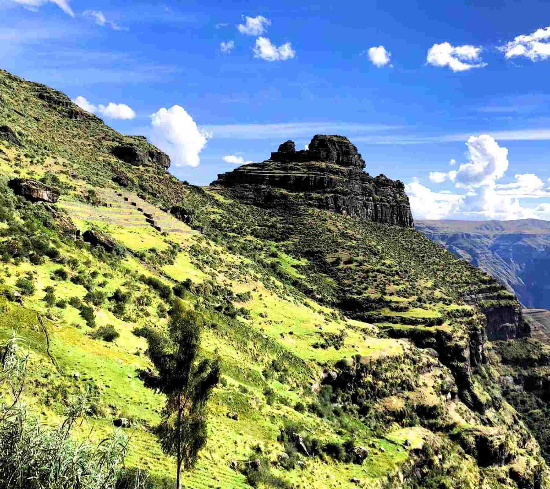Waqrapukara day hike